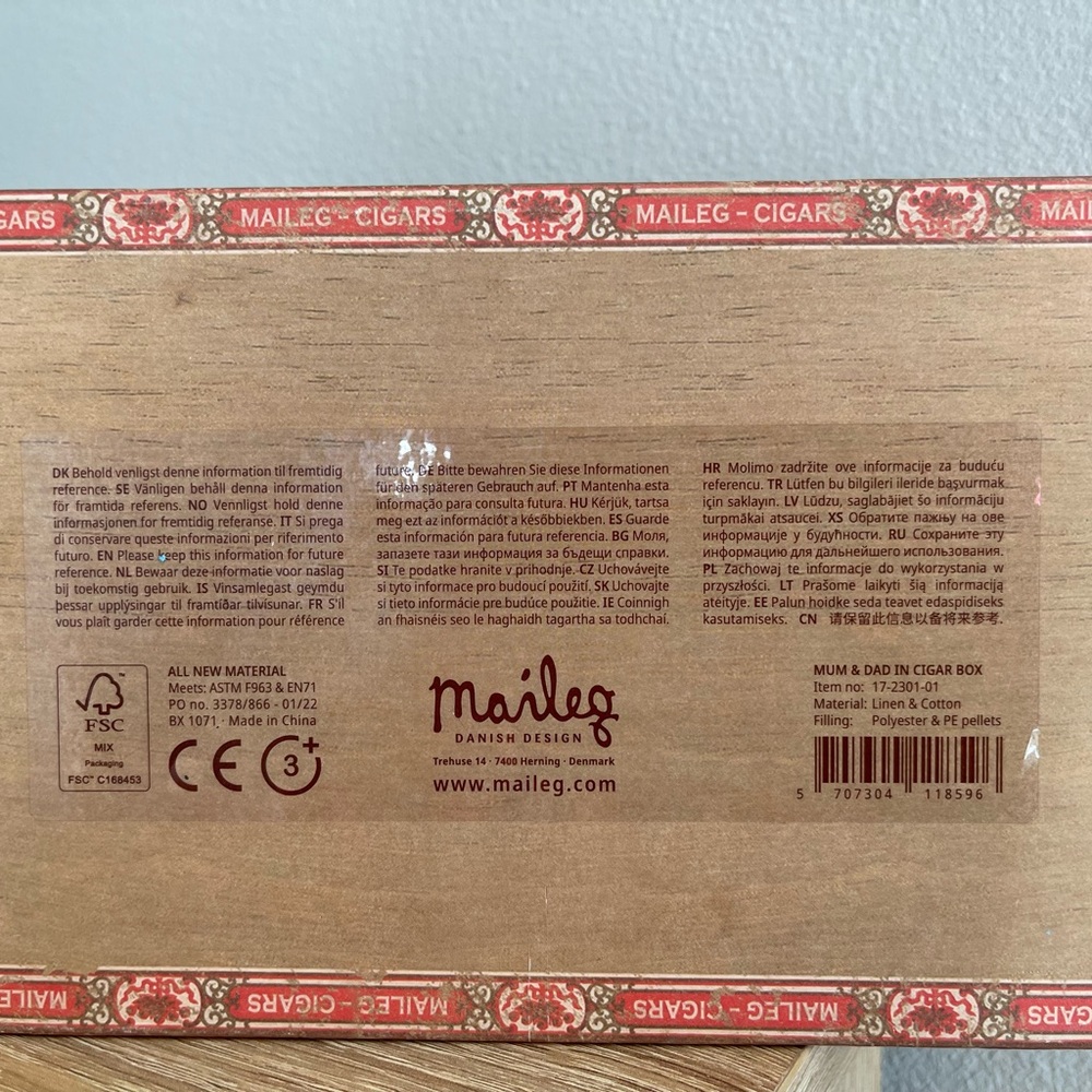 Maileg “Mum & Dad in Cigar Box” set (older Havana Cigar print version) - Picture 4 of 5